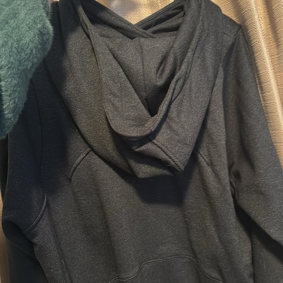 NWOT Lululemon cropped hoodie - Picture 3 of 3